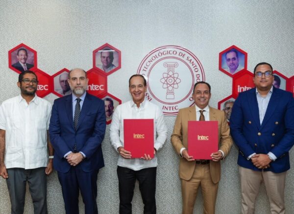 Ejecutivos de ambas empresas.