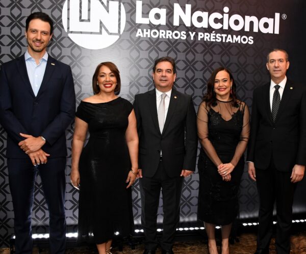 Gustavo Turquía, Wendy Salazar, Gustavo Zuluaga Alam, Yesenia Tapia y Tomás Pimentel.