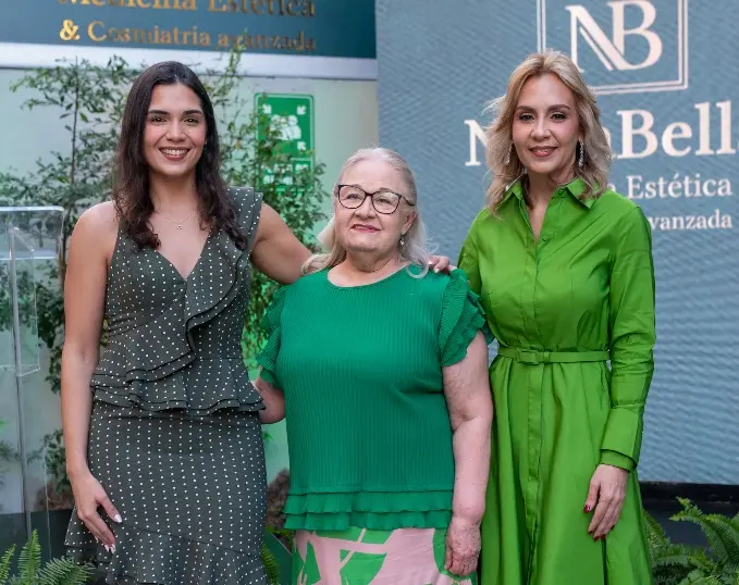 Chantal Hernández Jiménez, Lucy Jiménez y Sonia Jiménez.