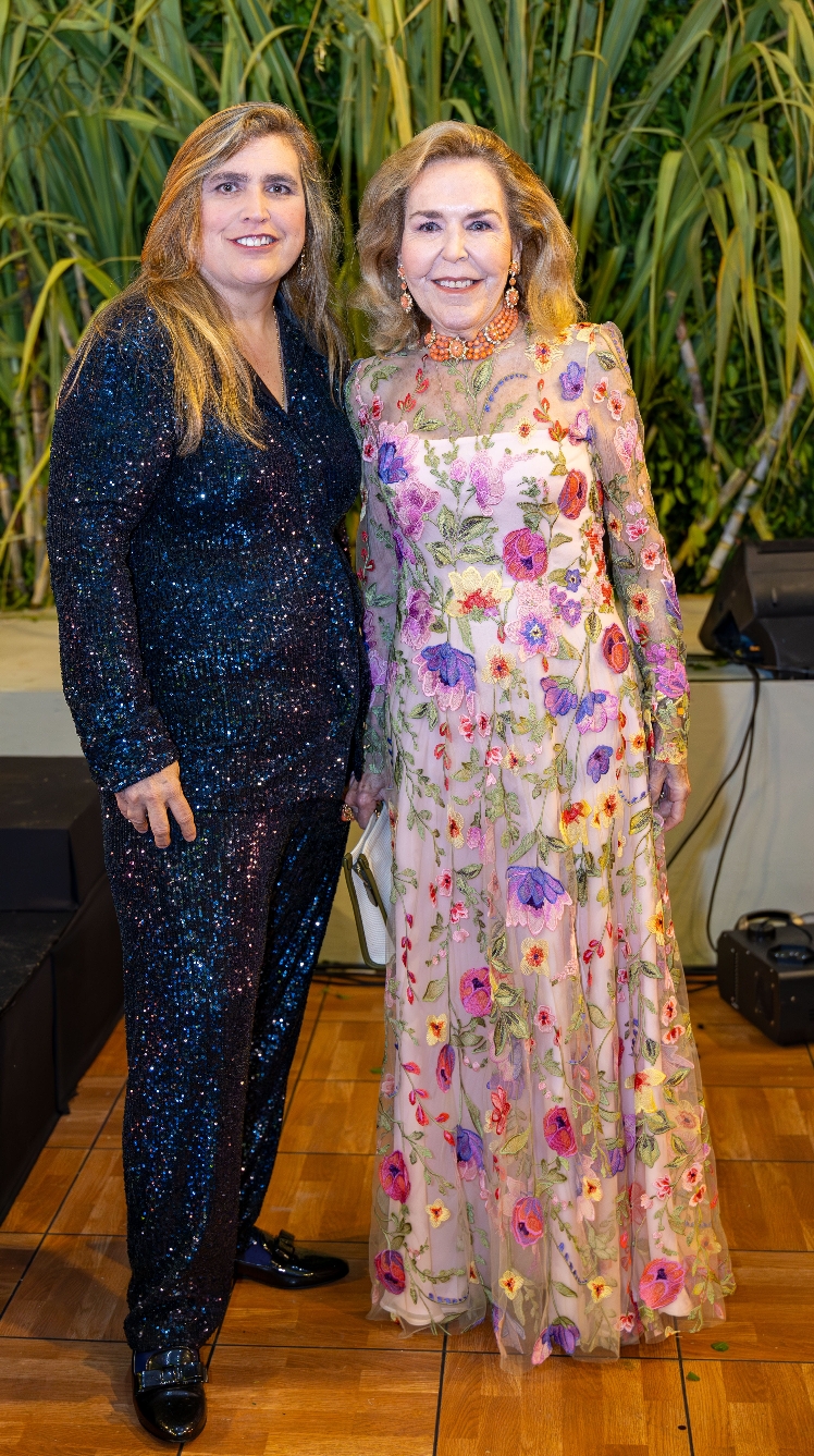 Lyanne Azqueta y Lian Fanjul de Azqueta.