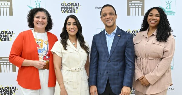 Alicia Puello, Gloria Zacarías, Jonathán Abreu y Amelia de León.