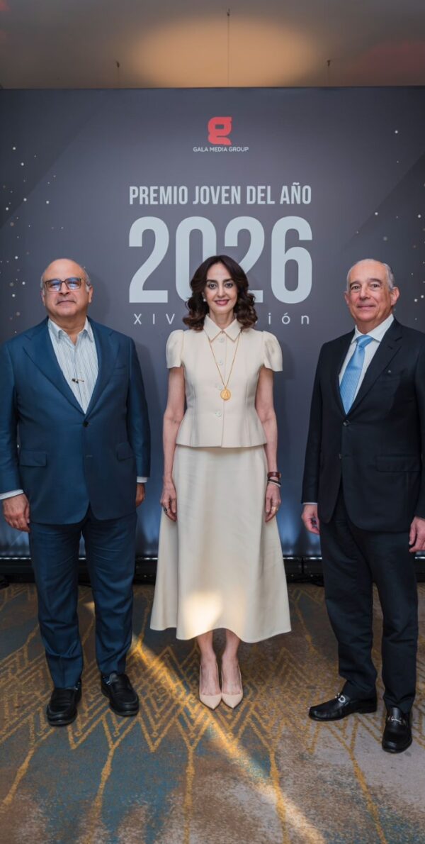 Héctor José Risek, Rita Abinader y su esposo, Michel Philippe Lulo Collado.