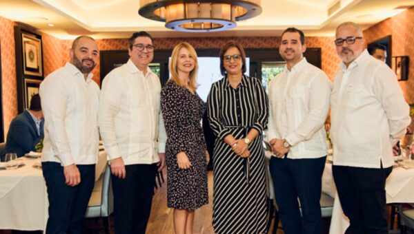 Efraín Báez, Máximo Ruiz, Cynthia Núñez, Benahuare Pichardo, Raymon Ruiz y Sandro Ortiz.