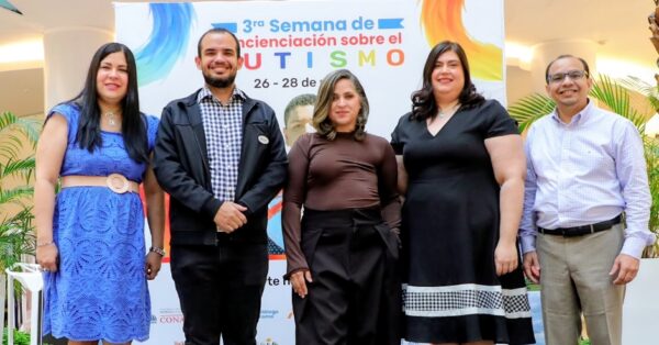 La inauguración de la 3ra. Semana de Concienciación sobre el Autismo.