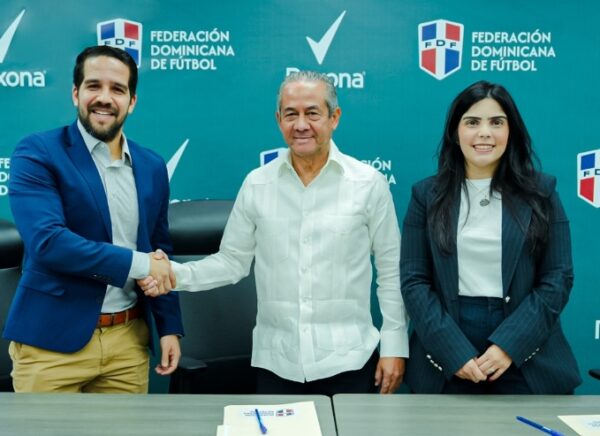 Daniel Pérez, José Francisco Deschamps y  Nathalia Martínez.