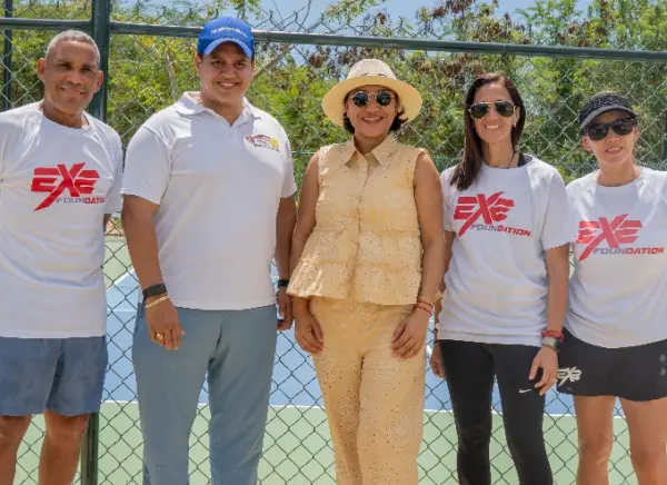 Luis Veras, Elvys Duarte, Rossy Santana, Yenny Cárdenas y Ali Quintero.