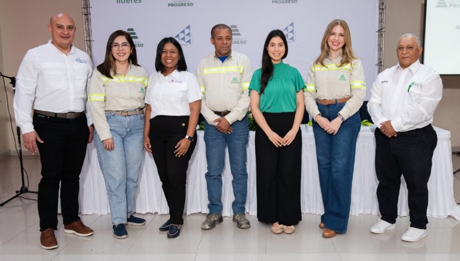 Yasmín Dishmey, Ramón Padilla, Karla Faxas, Karina Cruz y Víctor Souffront.