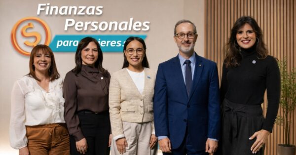 Teresa Sánchez, Sonia Mordán, Caroll Mueses, Esteban Martínez Murga y Pamela Pichardo.