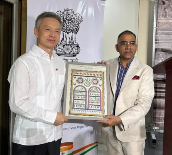 Kishan Dan Dewal y Chen Luning.