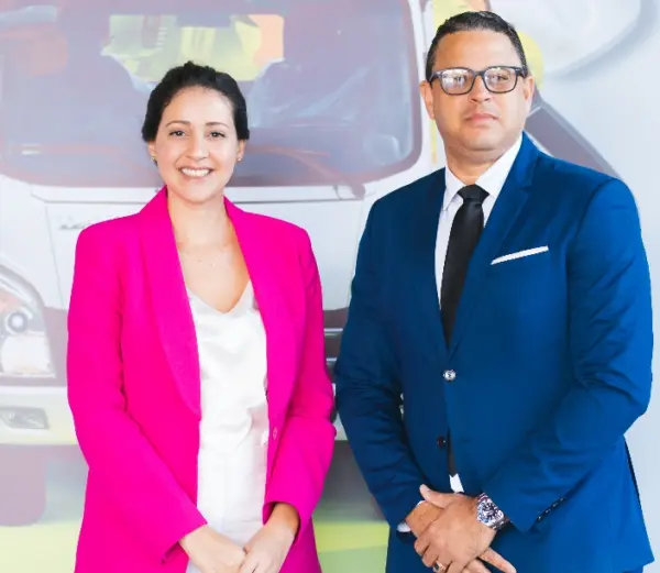 Emily McDougall y  Franklin García.