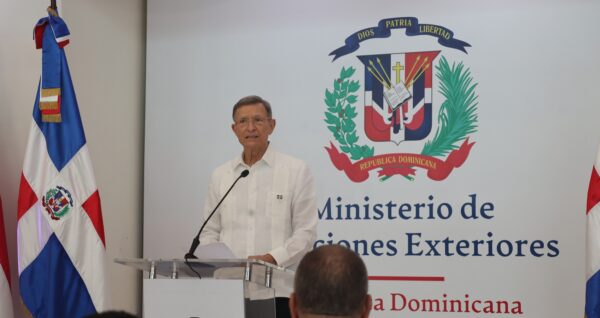 Cuenta con más de 50 consulados  generales y secciones consulares   distribuidos en la mayoría de los países.   Fuente externa