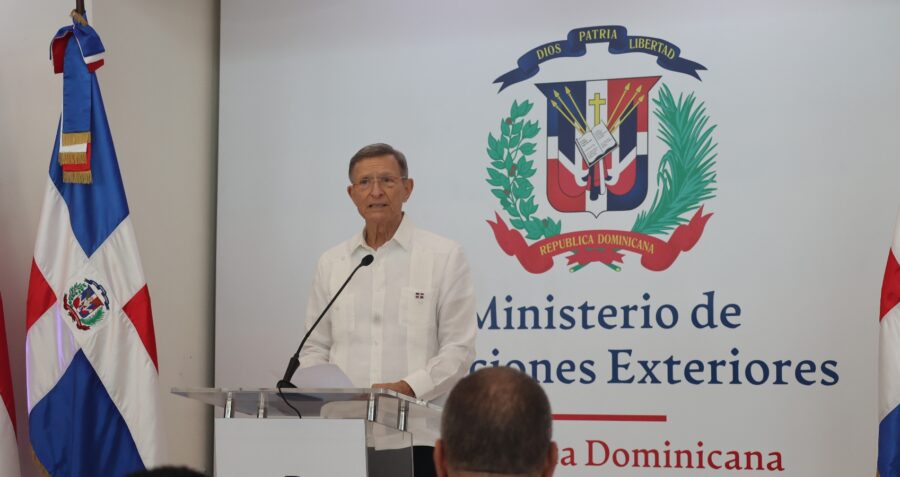 Cuenta con más de 50 consulados  generales y secciones consulares   distribuidos en la mayoría de los países.   Fuente externa