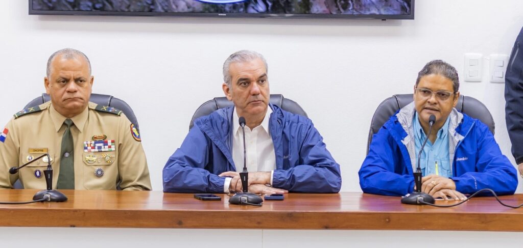 Lluvias intensas vuelven a provocar grandes inundaciones urbanas; niña muerta en SDO