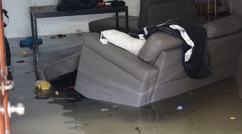 Derrumbe en Arroyo Hondo bloquea vía; 5 mil desplazados por lluvias