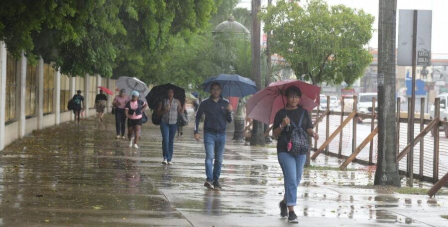 Indomet prevé precipitaciones hasta el domingo mientras organismos trabajan en restablecer servicios.