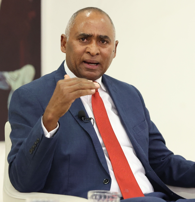 Peravia define proyectos impulsar infraestructura y generar empleo