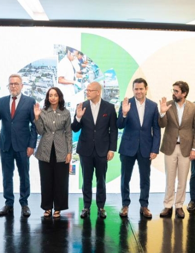 El ministro Eduardo Sanz Lovatón juramentó directiva.