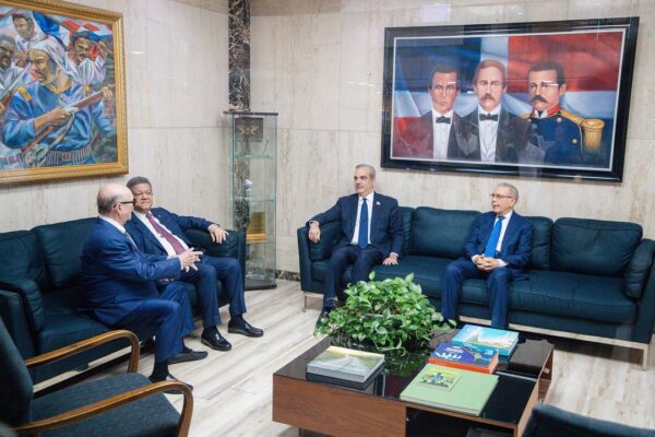 Abinader y expresidentes