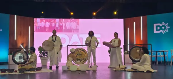 Apertura en DATE 2026 tuvo experiencias wellness con instrumentos musuciales