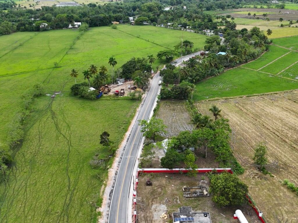 Abinader entrega Circuito Vial Bajo Yuna y beneficia a más de 30 mil personas