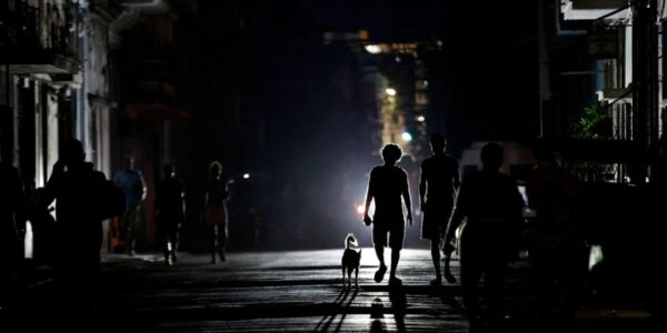 Copia-de-Post-de-Instagram-Feliz-Cumpleanos-Sencillo-Minimalista-Azul-1000-x-500-px-1000-x-500-px-43