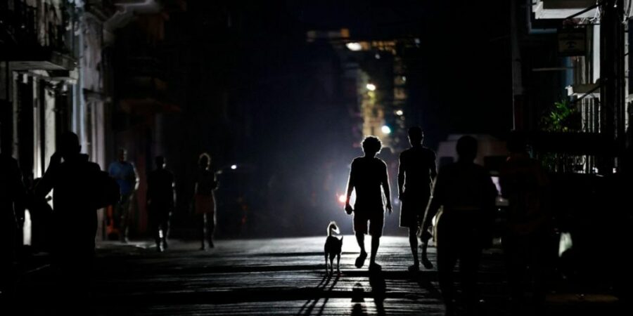 Copia-de-Post-de-Instagram-Feliz-Cumpleanos-Sencillo-Minimalista-Azul-1000-x-500-px-1000-x-500-px-43