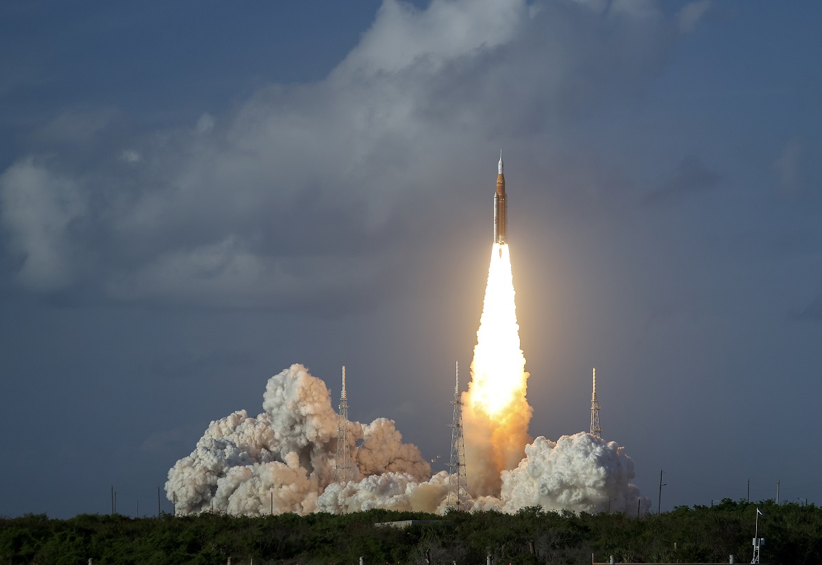 Astronautas de Artemis II despiertan en la nave Orión y orbitan la Tierra en su primer día