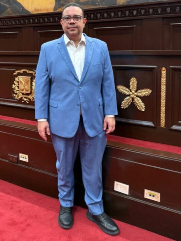 Guzmán tiene más de  dos décadas de experiencia.