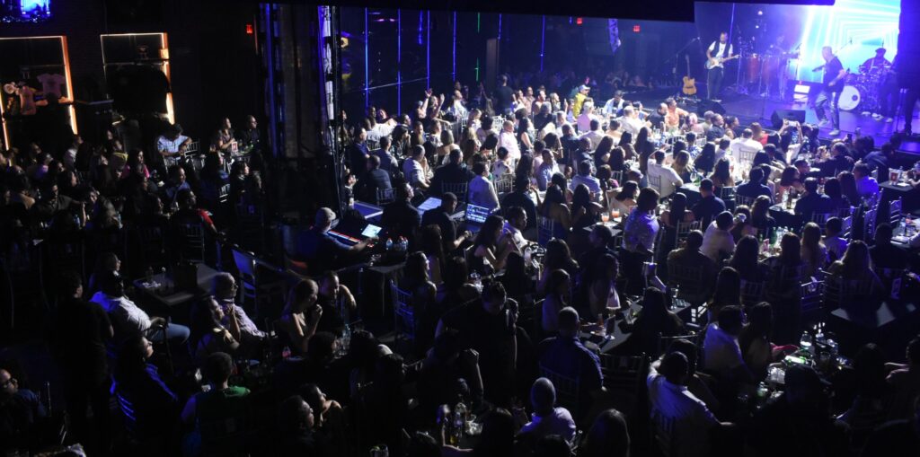 A casa llena y como en sus viejos tiempos, Aljadaqui desata emoción de sus fans