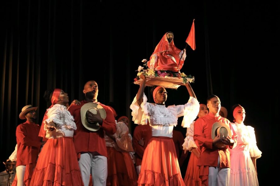 La Sala Manuel Rueda fue el escenario donde el Ballet Folklórico Nacional Dominicano
