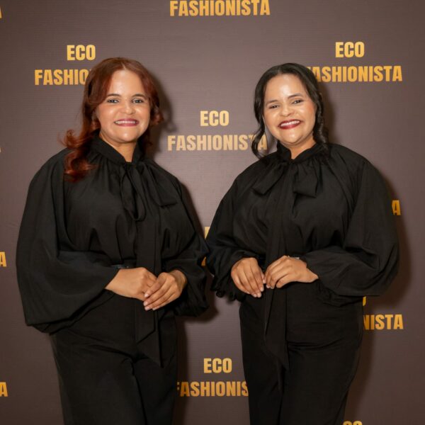 Esther y Eslainy Robles.