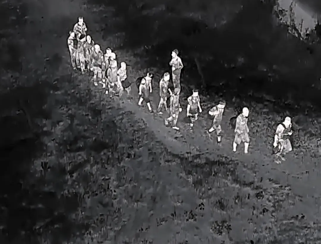 Ejército detiene a 28 haitianos indocumentados con ayuda de drones en Dajabón