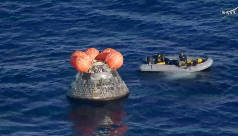 "Montados en una bola de fuego": cómo fue, paso a paso, el peligroso reingreso a la Tierra de la tripulación de Artemis II