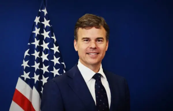 El encargado de negocios de EE.UU. en Caracas, John Barrett