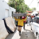 Residente en Nuevo Amanecer relata cómo la crecida del río Lebrón la dejó sin sus ajuares