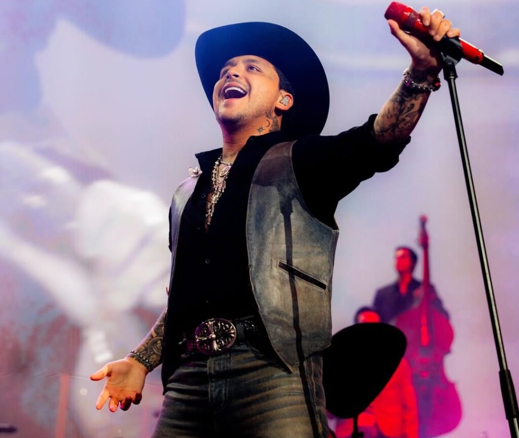 ¡La lluvia no paró la fiesta! Christian Nodal y su Pal Cora Tour cautivan Altos de Chavón