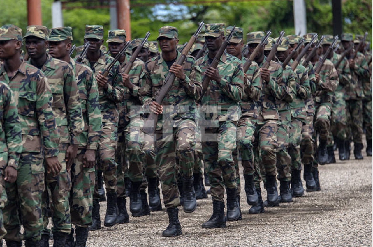 Haití gradúa a 339 soldados para reforzar la lucha contra las bandas armadas