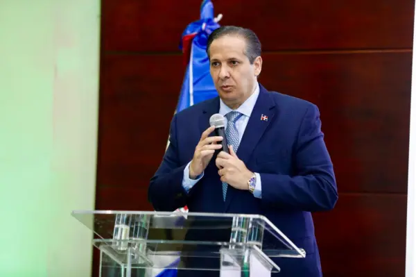 Víctor Atallah, ministro de Salud, explicó que la población requiere de acceso a información para tomar la decisión de donar y dar una segunda oportunidad de vida a otra persona.