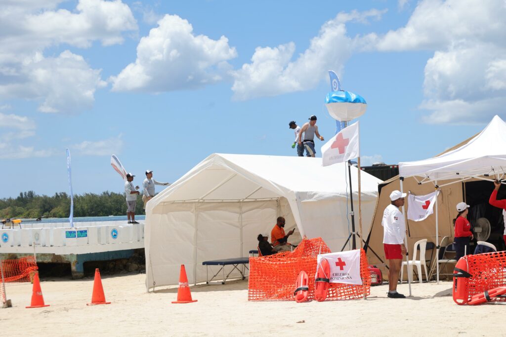 Ventas caen en Boca Chica por restricciones