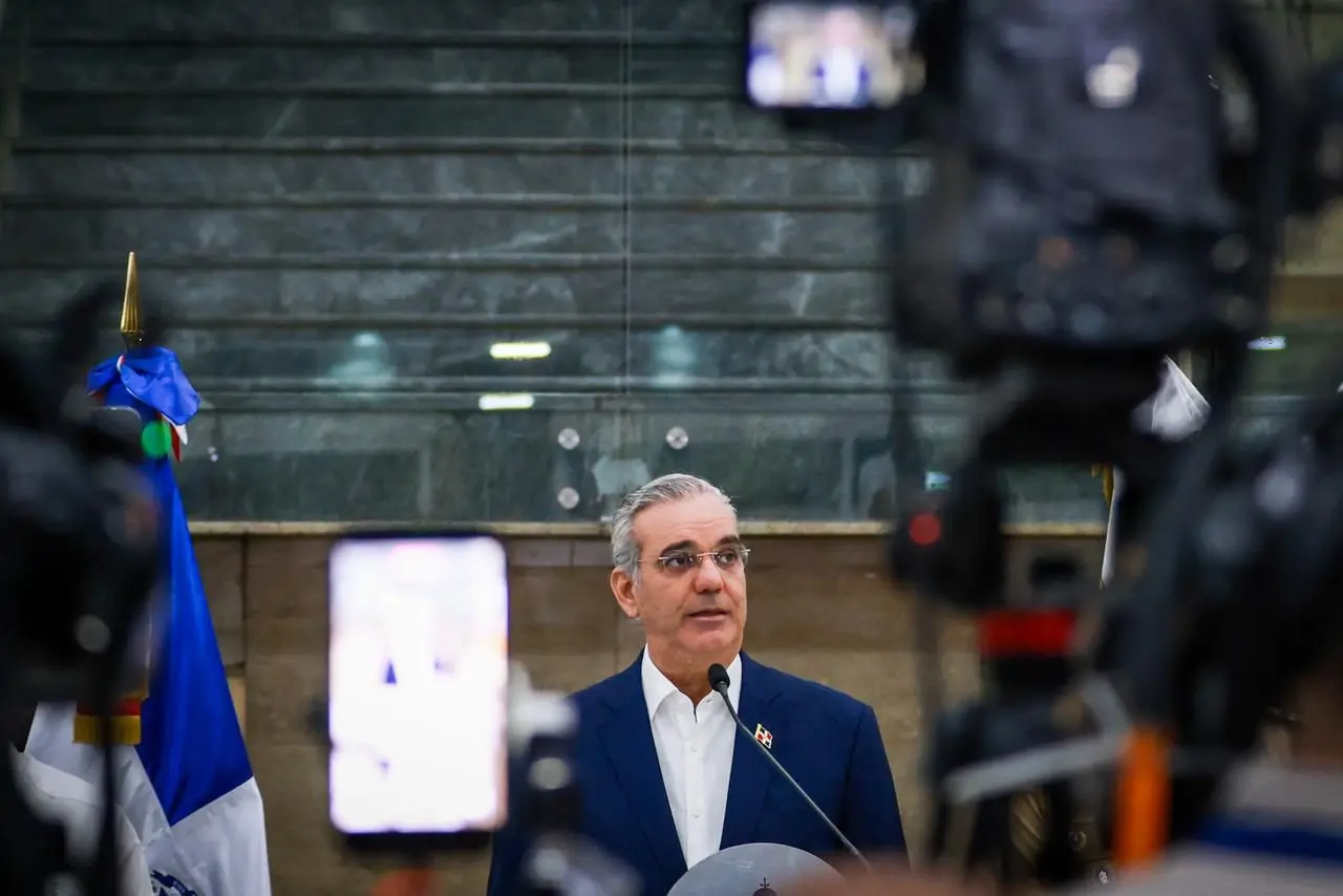 Ante crisis global, Abinader instruye consultas para acuerdo nacional