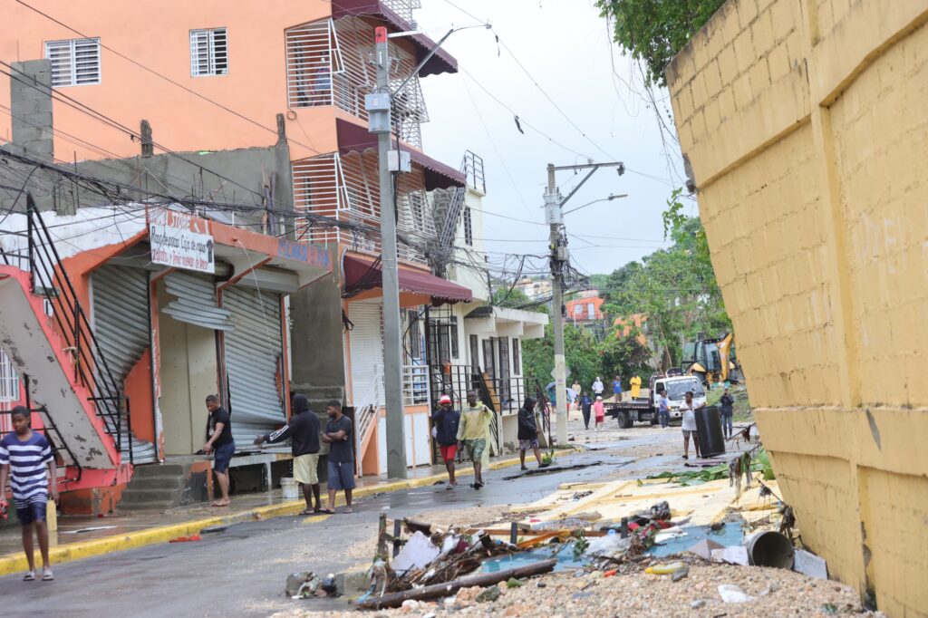 ¿Por qué se inunda Santo Domingo? Experto señala fallas en la planificación