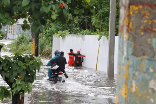 Intensas lluvias sorprenden de madrugada y reavivan recuerdos de inundaciones pasadas.