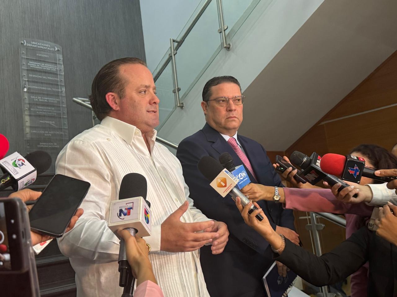 Paliza anuncia reunión con Danilo Medina y líderes políticos para consenso ante crisis global por conflicto en Medio Oriente