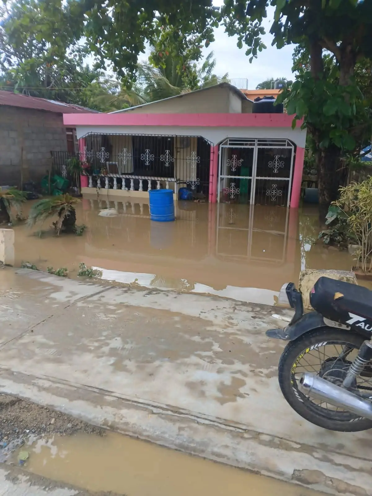 Más de 30,000 desplazados y 6,100 viviendas afectadas por lluvias; COE resalta más daños al norte del país