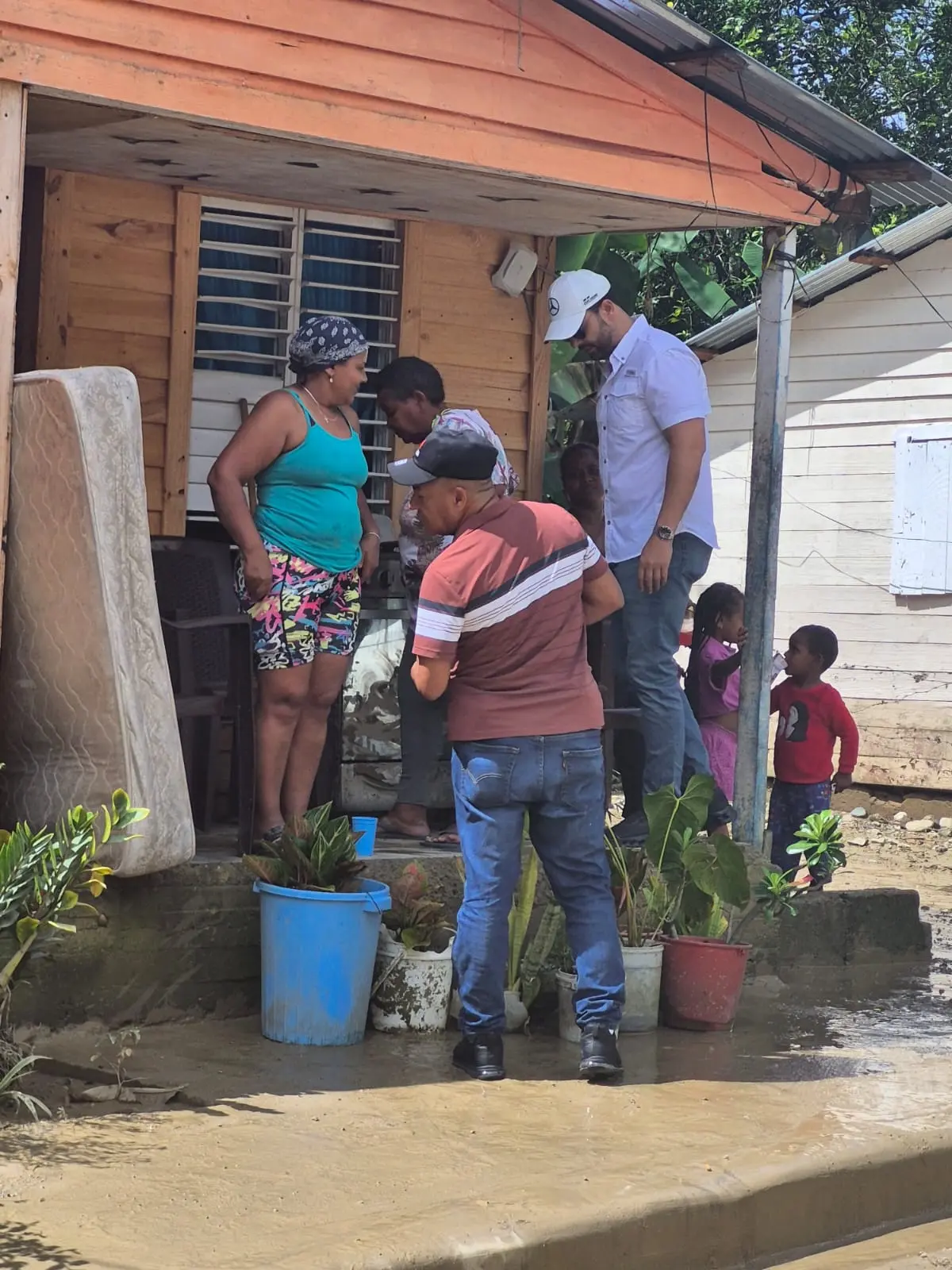 Gobierno interviene en Espaillat tras lluvias; agua alcanza niveles históricos