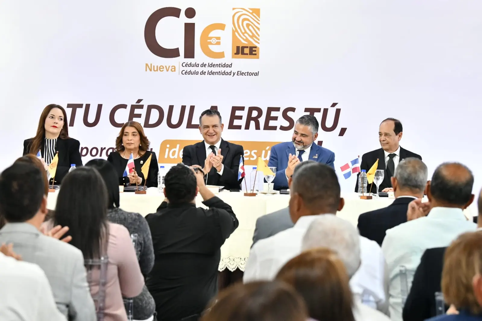 JCE da por iniciada jornada entrega de nueva Cédula