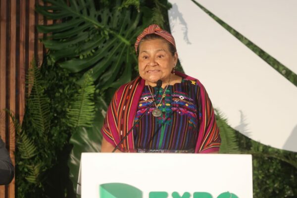 Rigoberta Menchú-paz