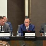 Valdez Albizu participa en la mesa redonda de alto nivel sobre fraude digital en los servicios financieros