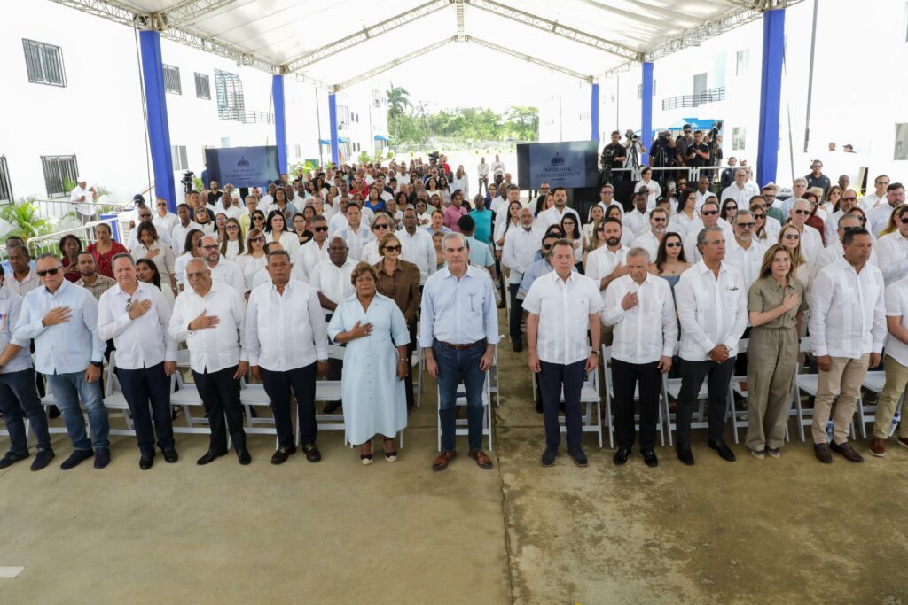Luis Abinader desarrolla agenda en Bonao y el Gran Santo Domingo; destacan producción récord de arroz, entrega de viviendas y ampliación de servicios de salud