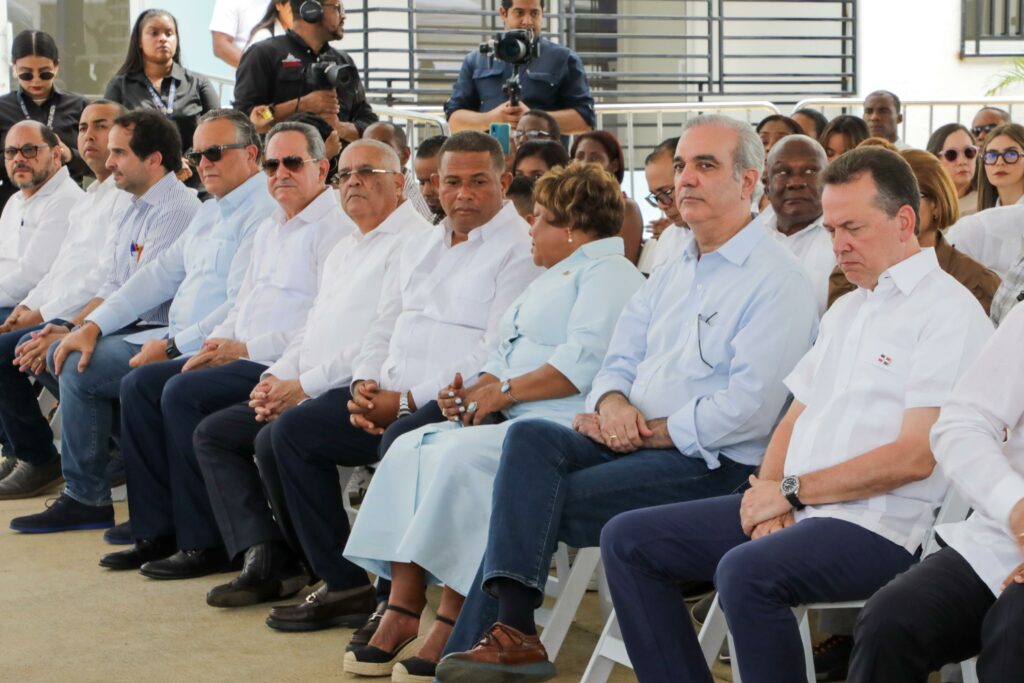Luis Abinader desarrolla agenda en Bonao y el Gran Santo Domingo; destacan producción récord de arroz, entrega de viviendas y ampliación de servicios de salud